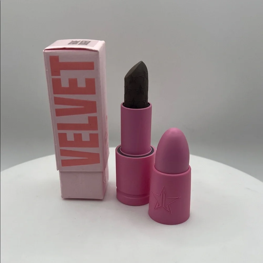 Jeffree Star Velvet Lipstick Grave Digger
